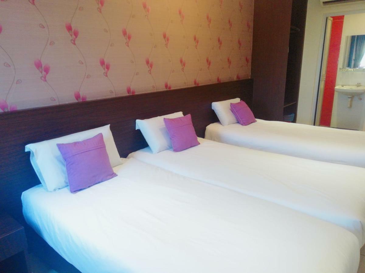 Remember Hotel Bukit Gambir Exterior photo